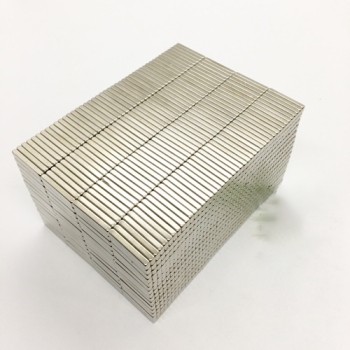 Nam châm L20x2x2mm