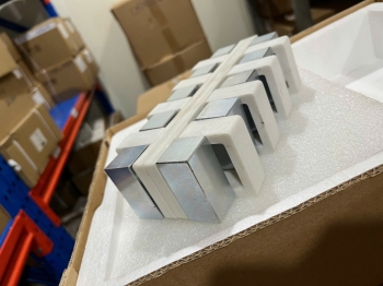 Nam châm L50x25x25mm - Zn